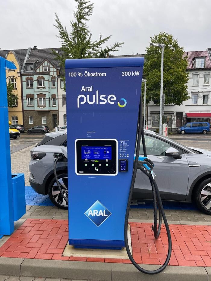 Bilder Aral pulse Ladestation