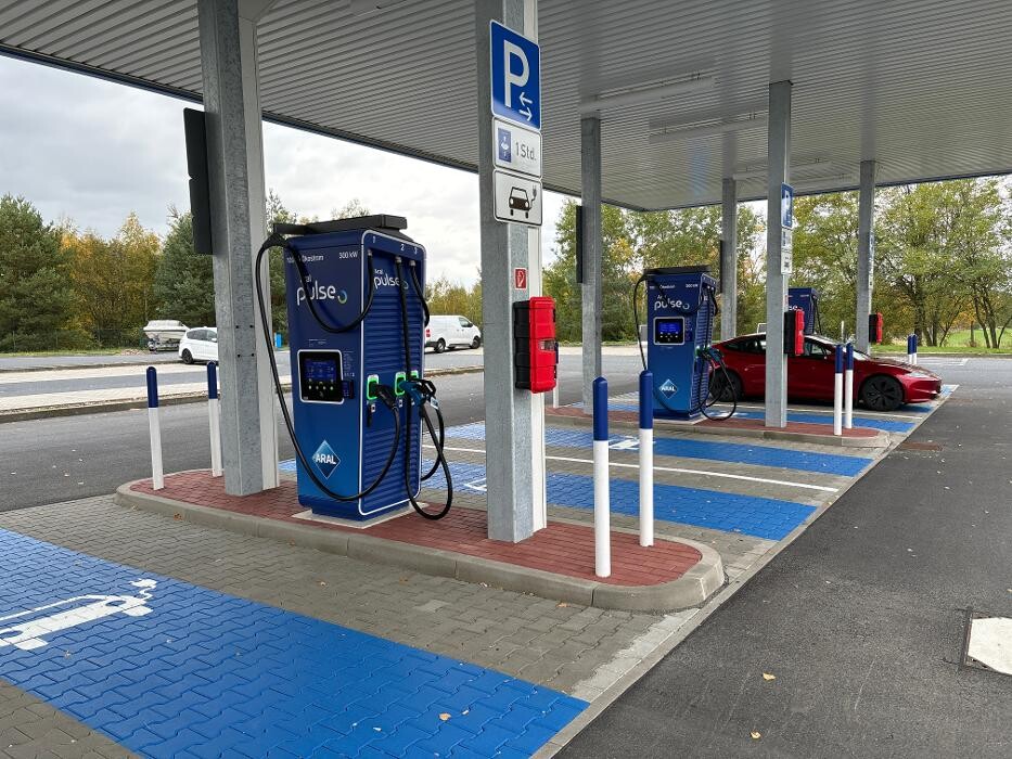 Bilder Aral pulse Ladestation