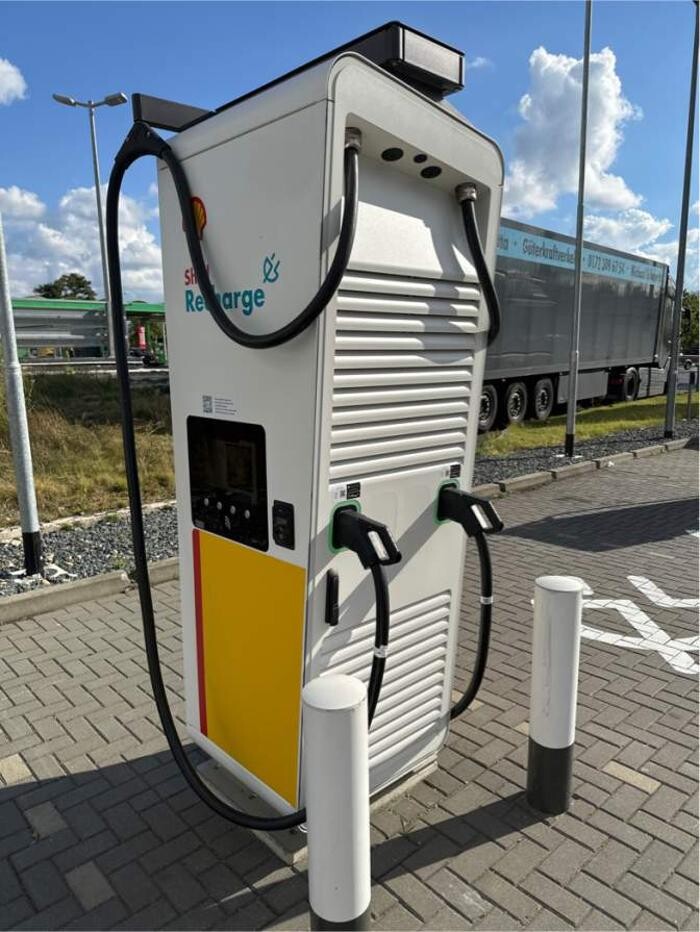 Bilder Shell Recharge Charging Station