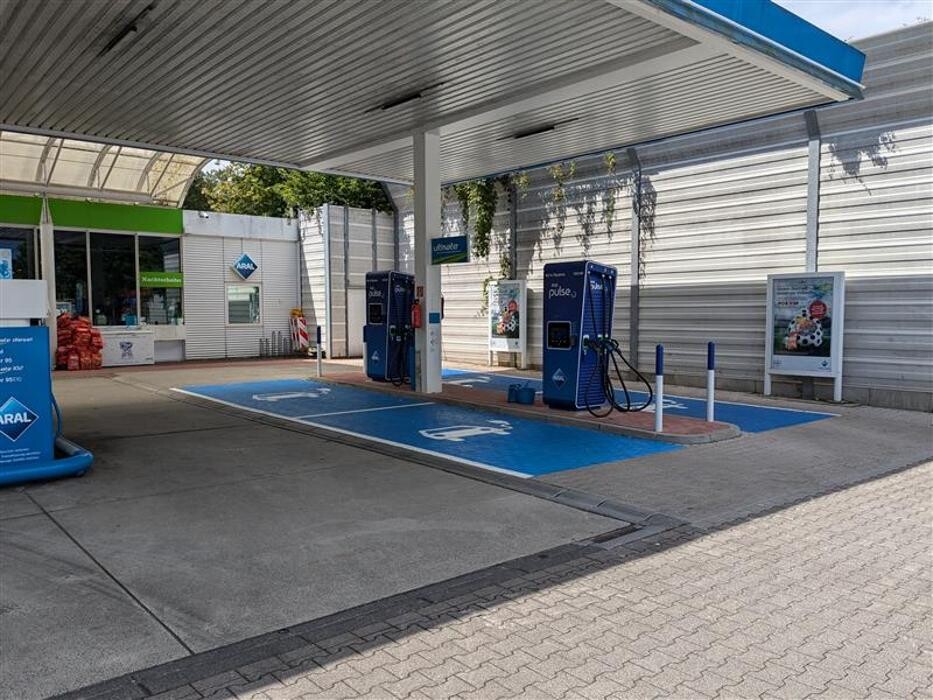 Bilder Aral pulse Ladestation