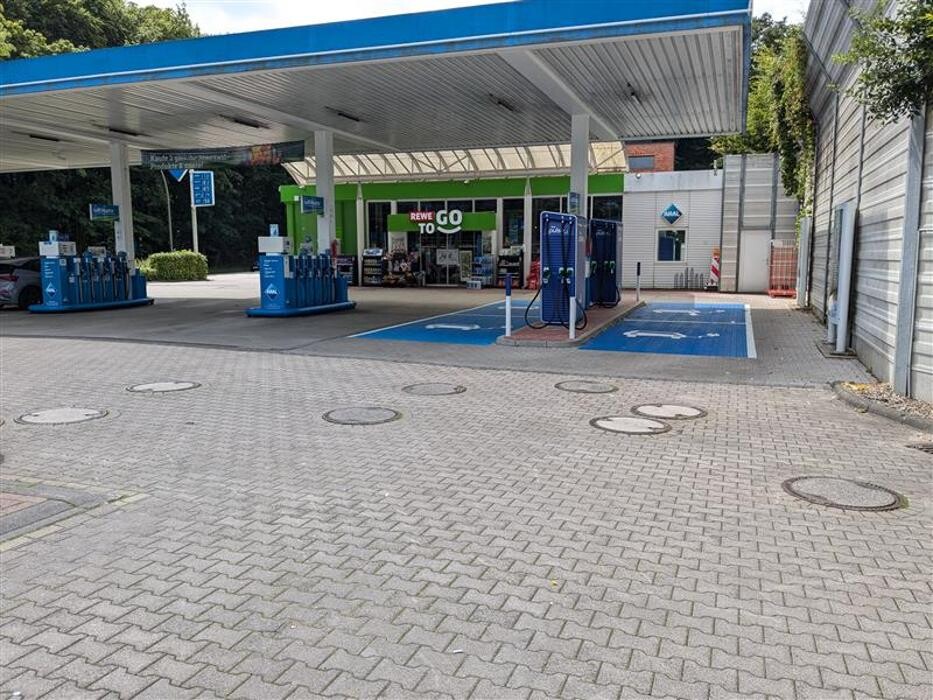 Bilder Aral pulse Ladestation