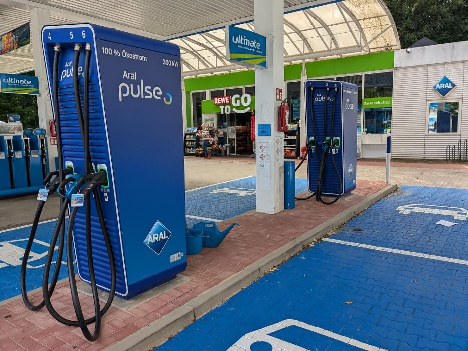Bilder Aral pulse Ladestation
