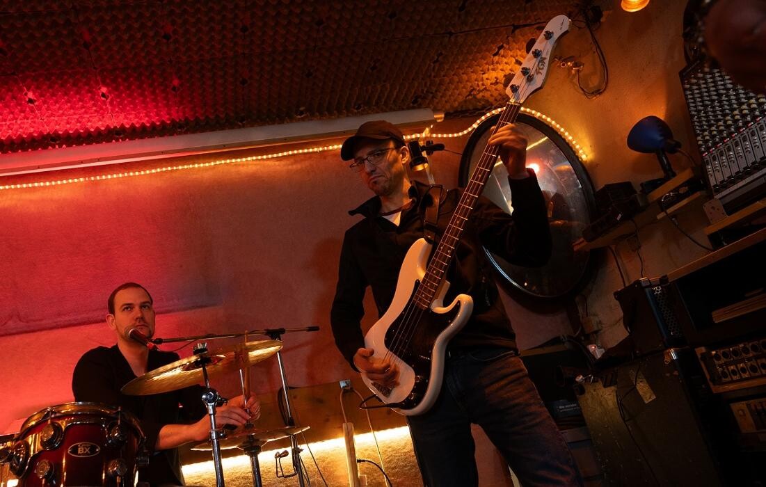 Bilder DJ Dona - Groove and Vibes DJ