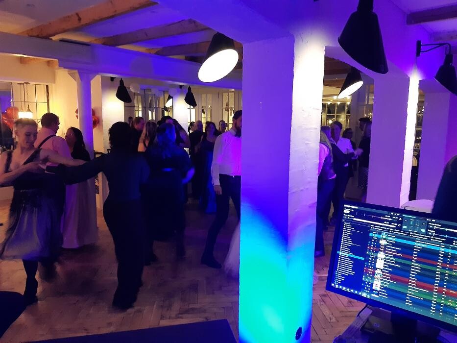 Bilder DJ Dona - Groove and Vibes DJ