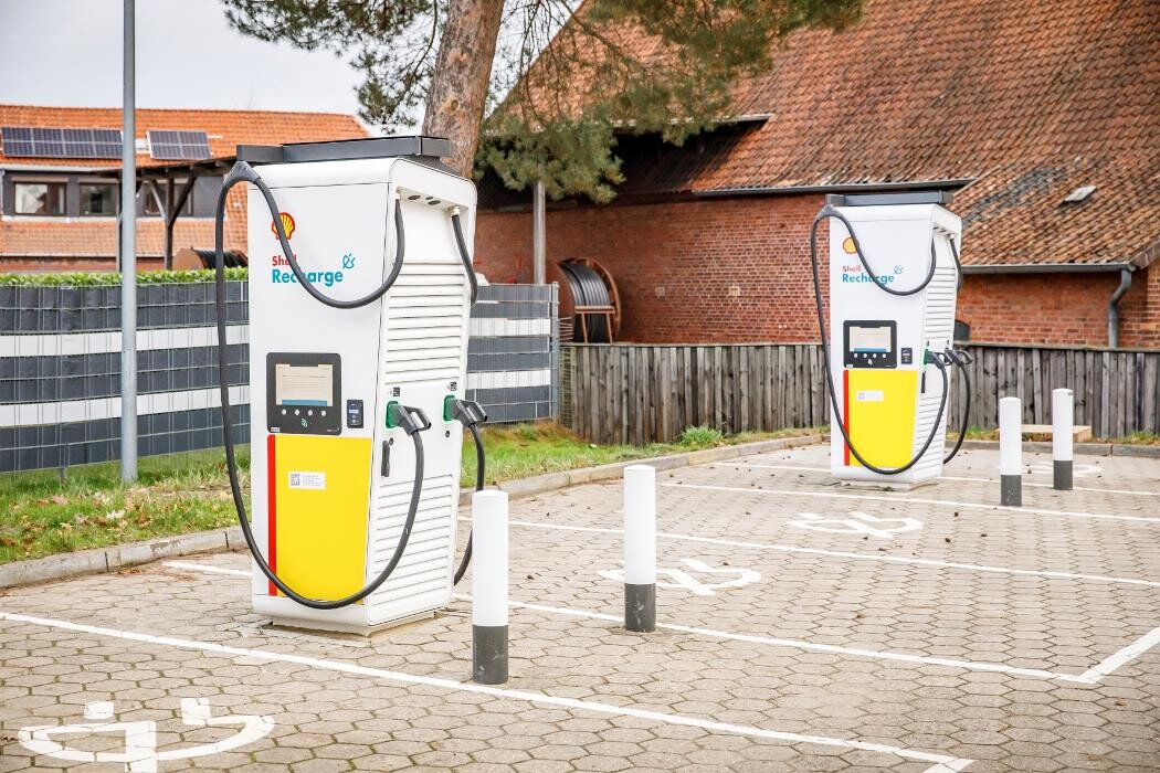 Bilder Shell Recharge Charging Station