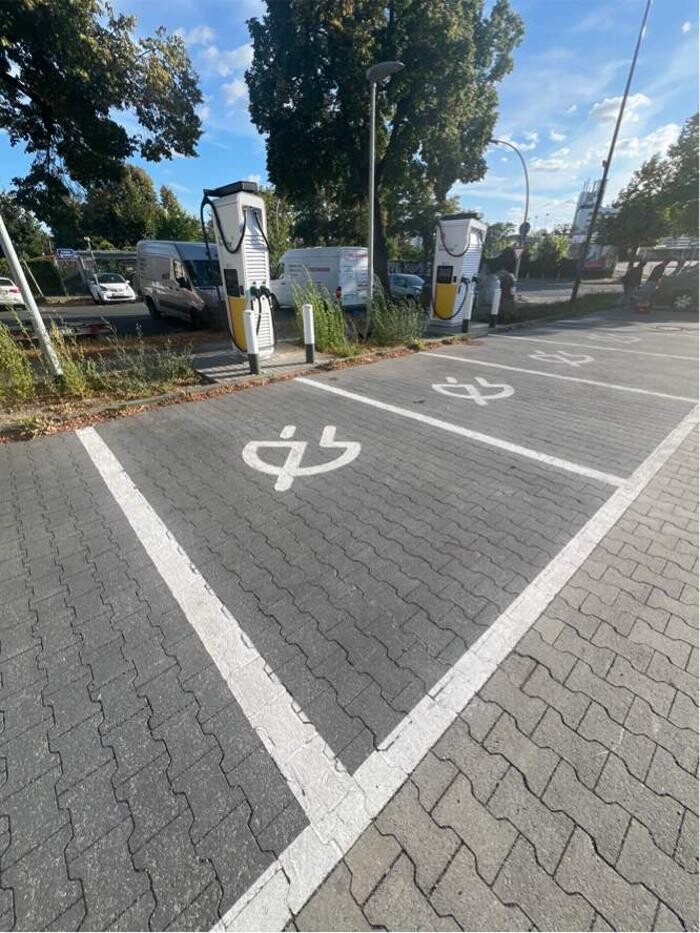 Bilder Shell Recharge Charging Station