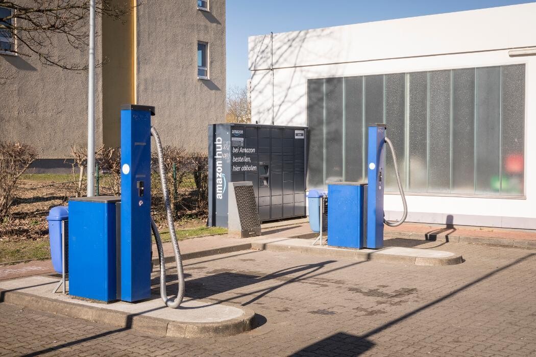 Bilder Shell Recharge Charging Station