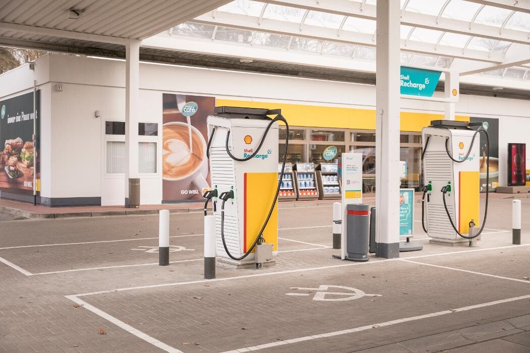 Bilder Shell Recharge Charging Station