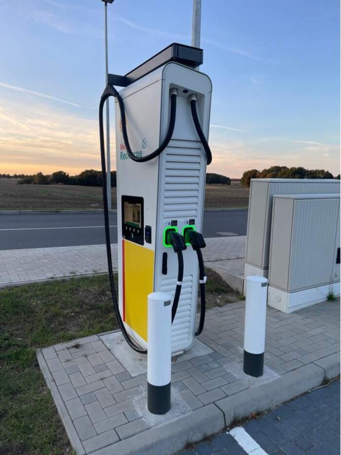 Bilder Shell Recharge Charging Station
