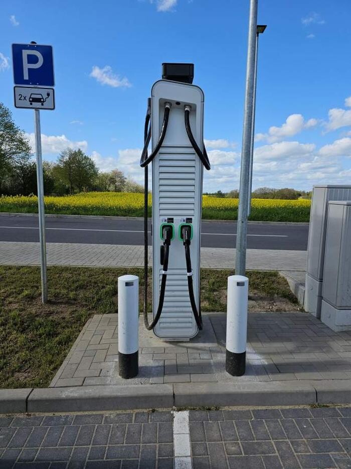 Bilder Shell Recharge Charging Station