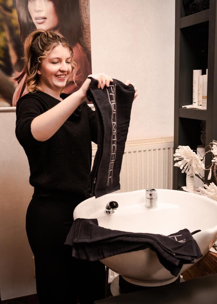 Bilder Friseursalon Young Cut