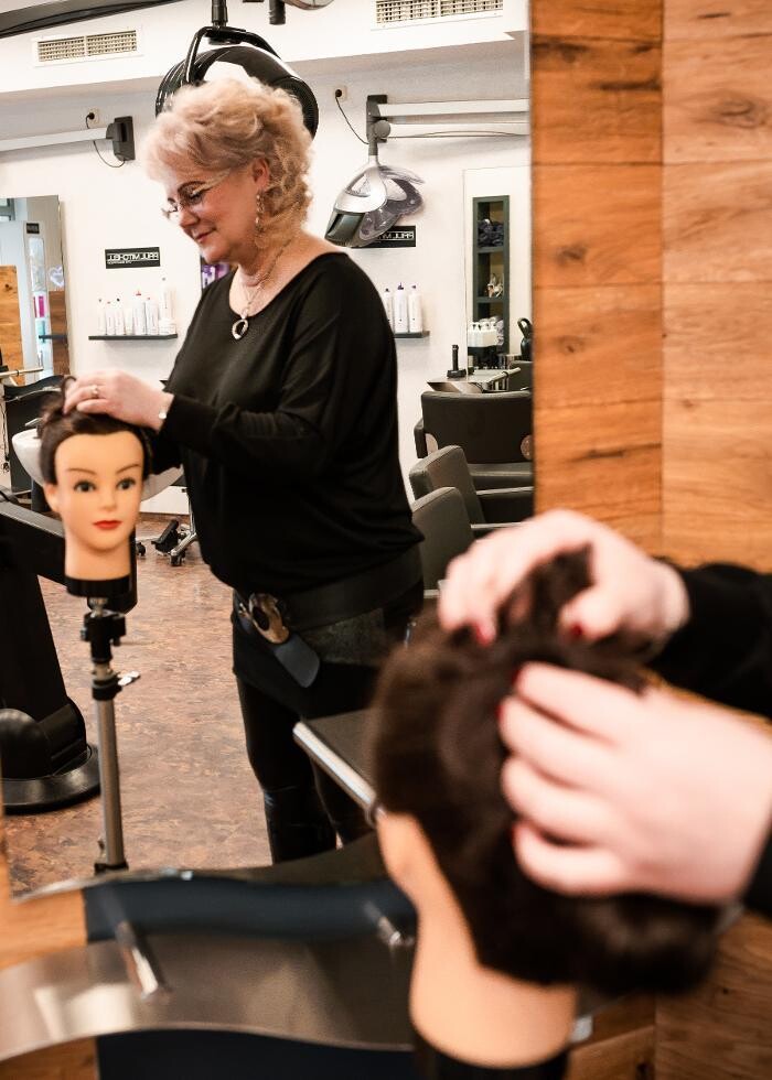 Bilder Friseursalon Young Cut