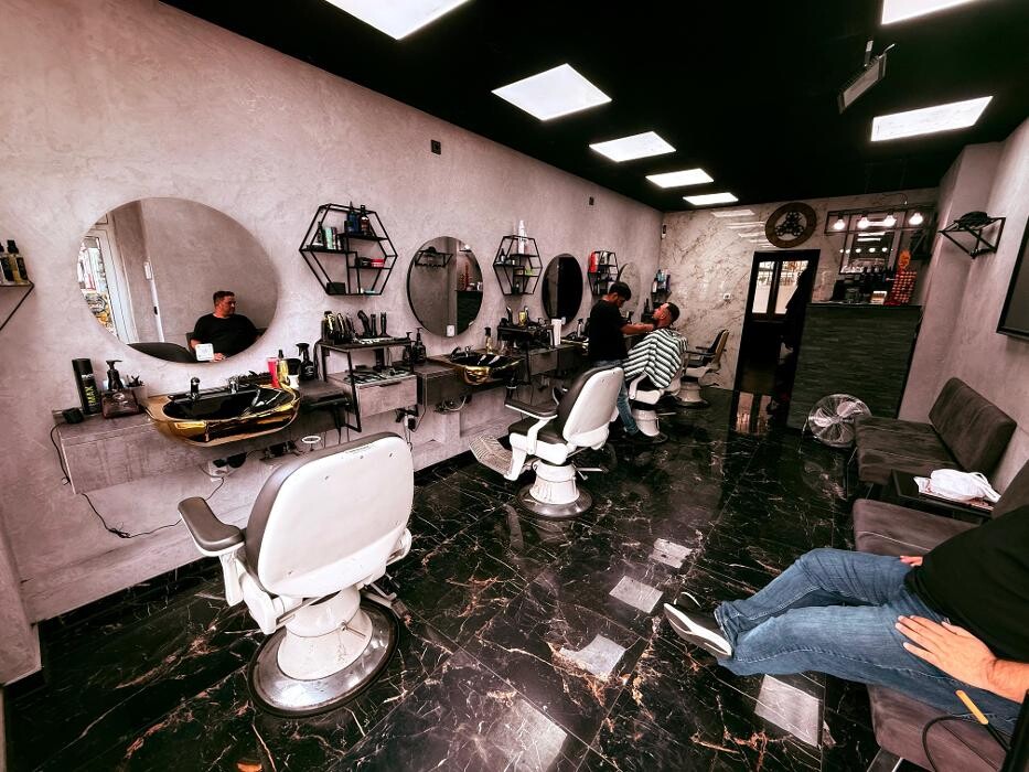 Bilder Herrensalon Instinct