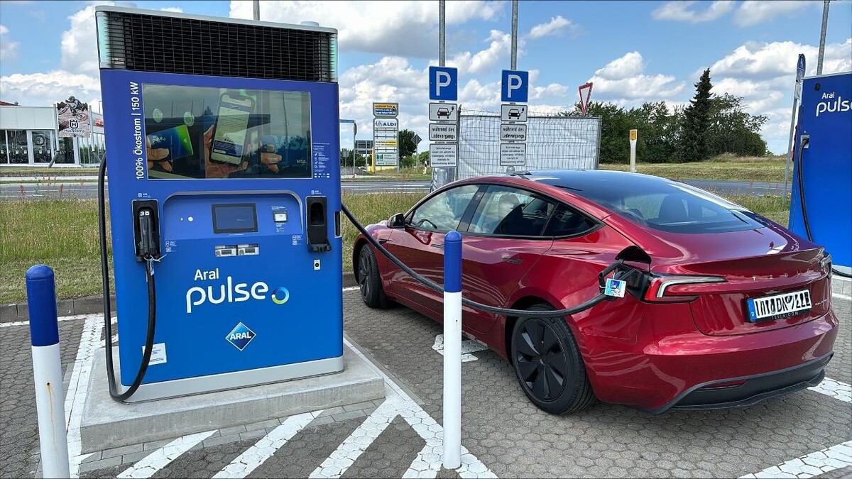 Bilder Aral pulse Ladestation