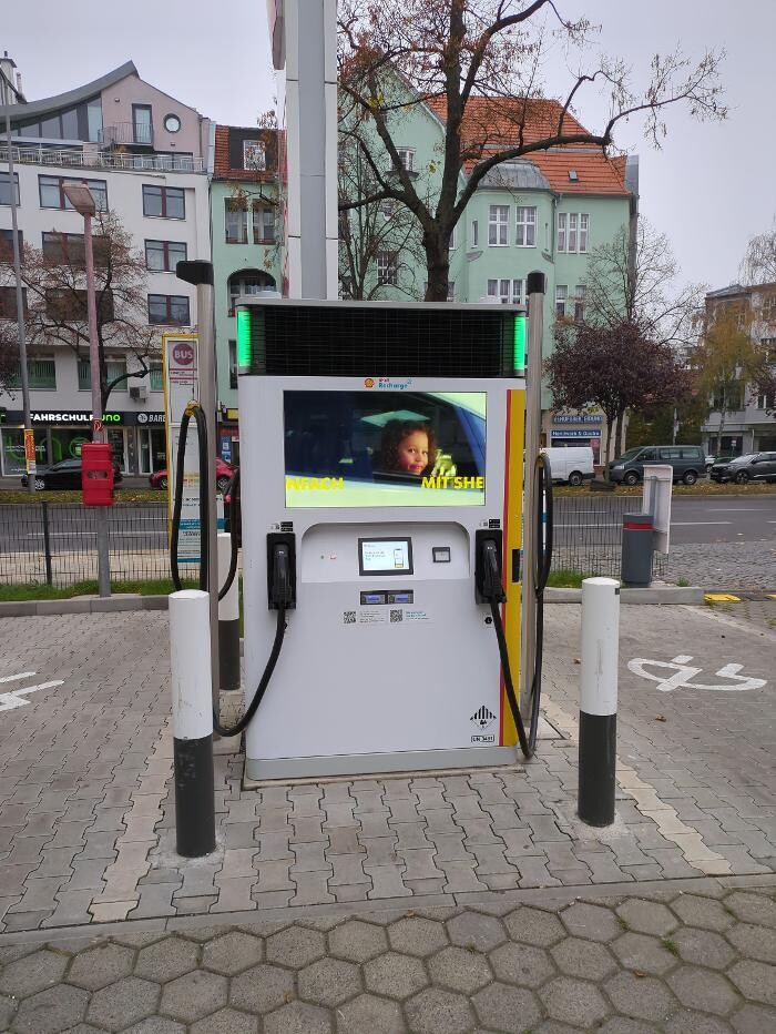 Bilder Shell Recharge Charging Station