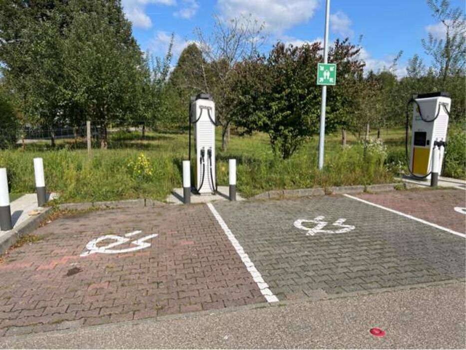 Bilder Shell Recharge Charging Station