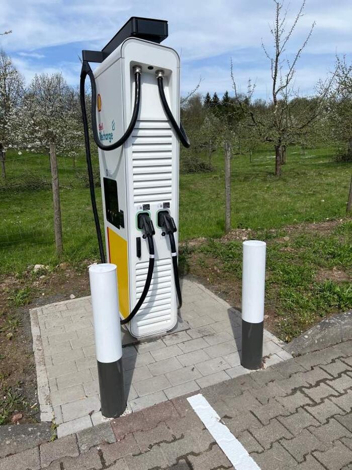 Bilder Shell Recharge Charging Station