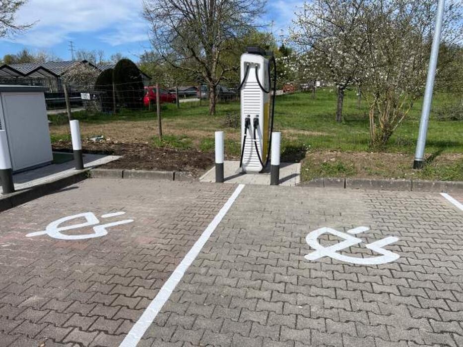 Bilder Shell Recharge Charging Station