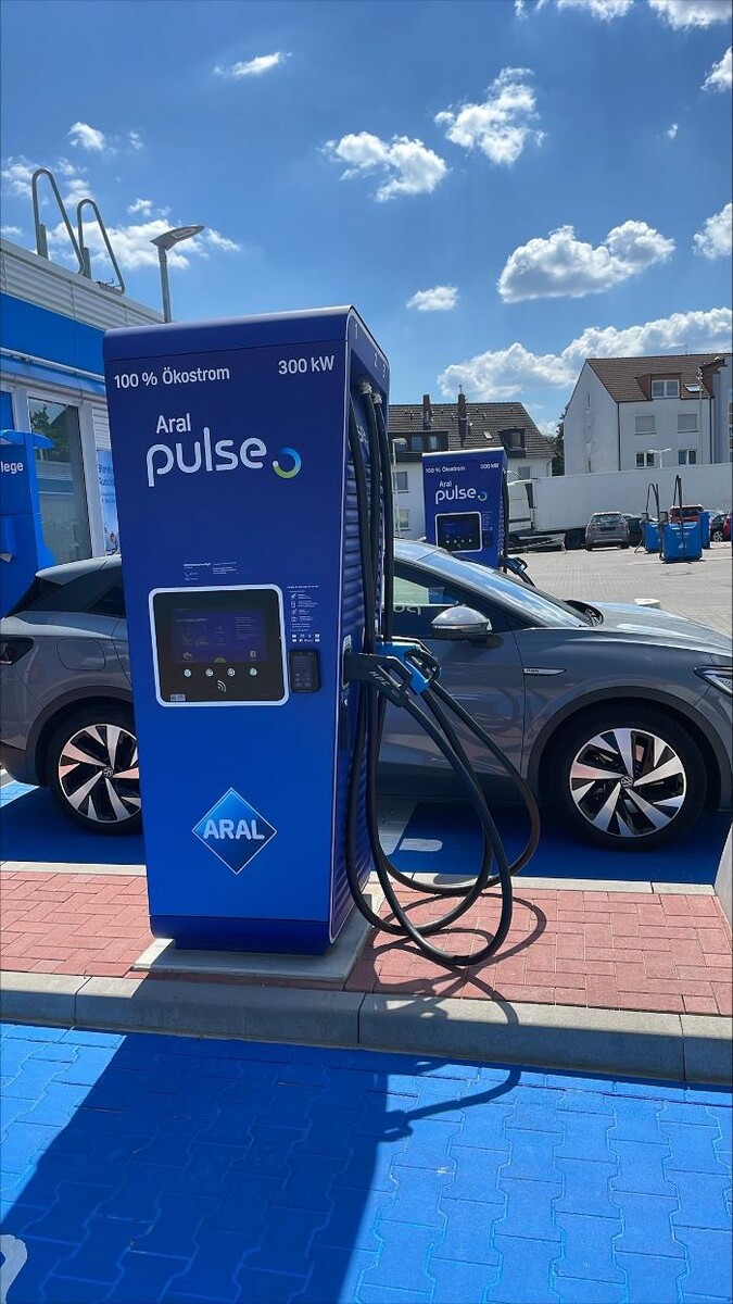 Bilder Aral pulse Ladestation