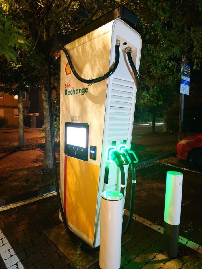 Bilder Shell Recharge Charging Station