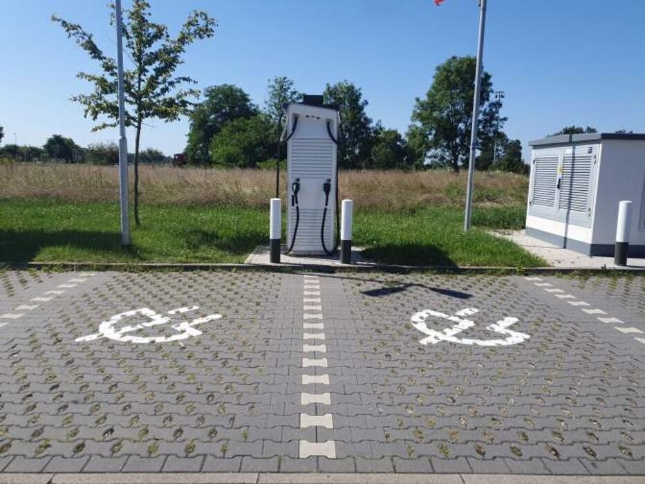 Bilder Shell Recharge Charging Station