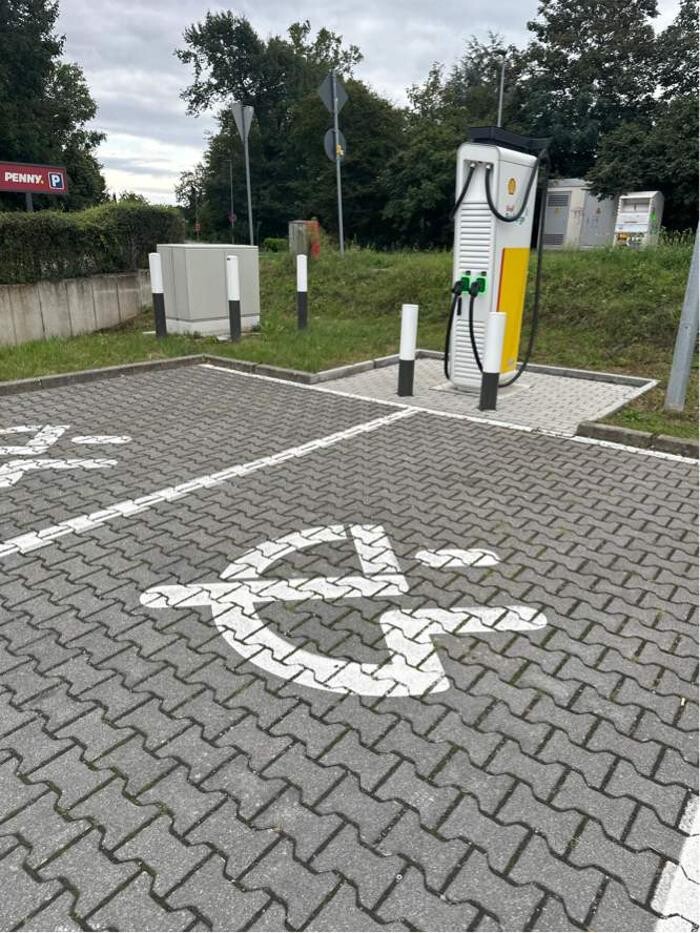 Bilder Shell Recharge Charging Station