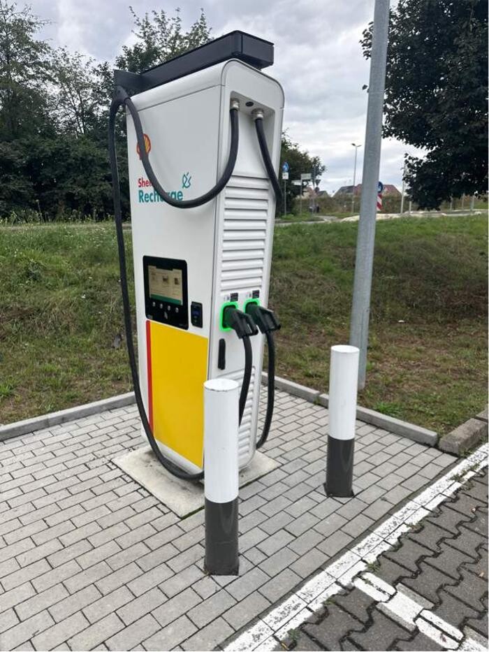 Bilder Shell Recharge Charging Station