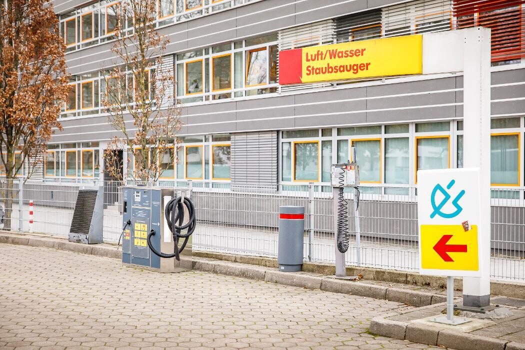 Bilder Shell Recharge Charging Station