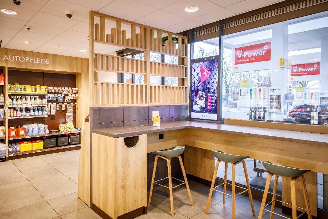 Bilder Shell Recharge Charging Station