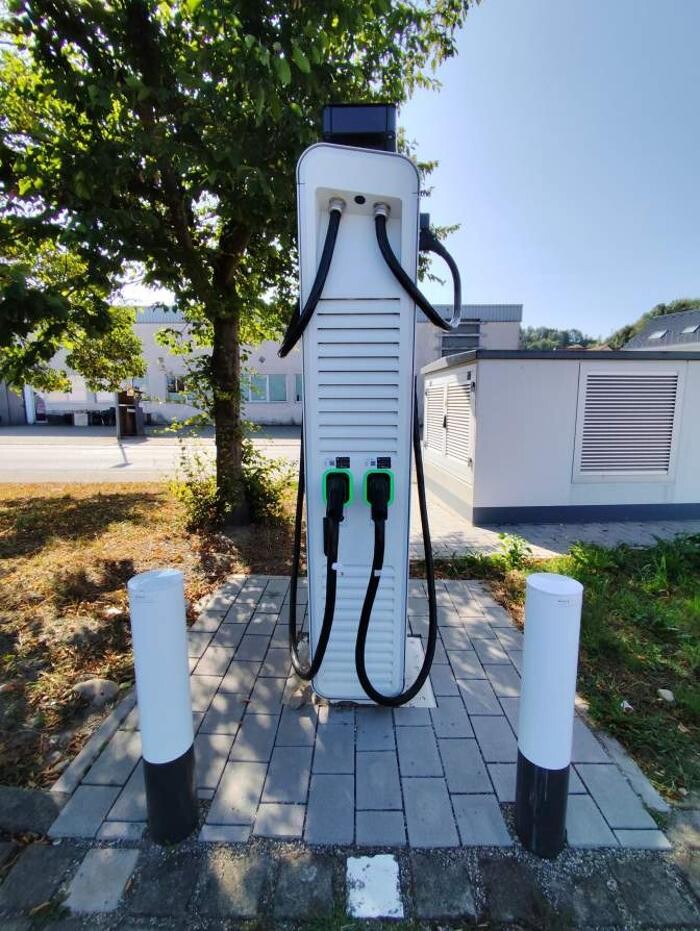 Bilder Shell Recharge Charging Station