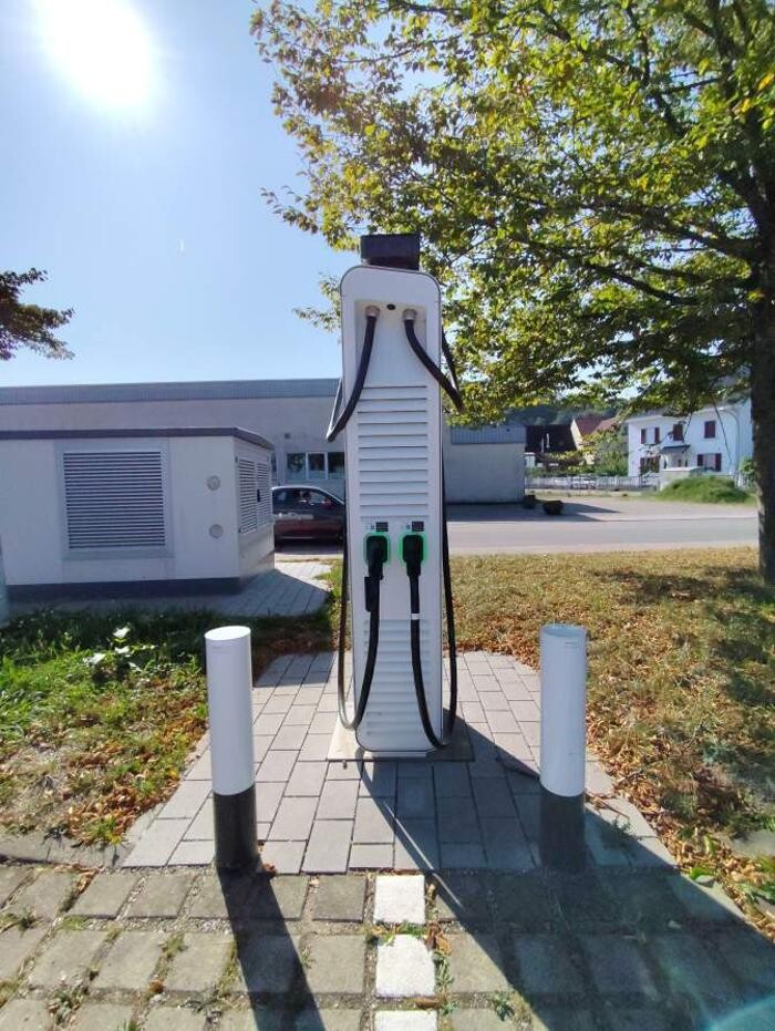 Bilder Shell Recharge Charging Station