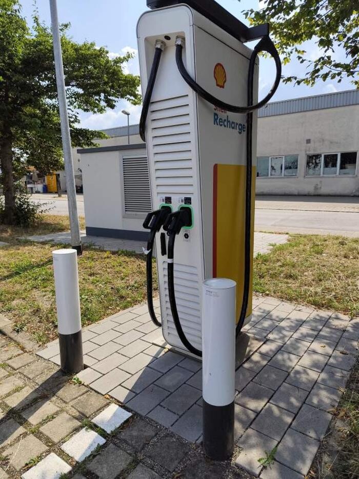 Bilder Shell Recharge Charging Station