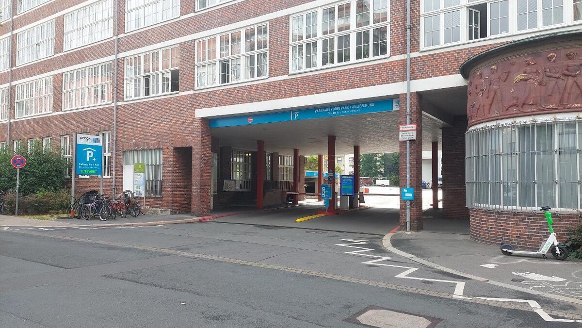 Bilder Parkhaus Podbi Park APCOA