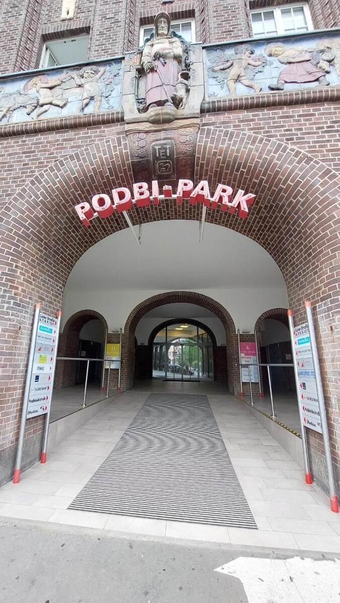 Bilder Parkhaus Podbi Park APCOA