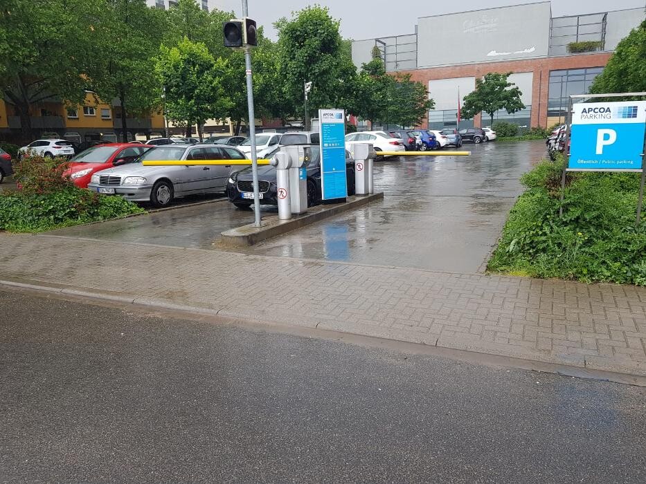 Bilder Parkplatz Lusanum APCOA