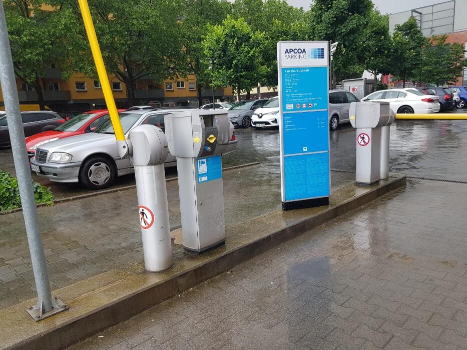 Bilder Parkplatz Lusanum APCOA