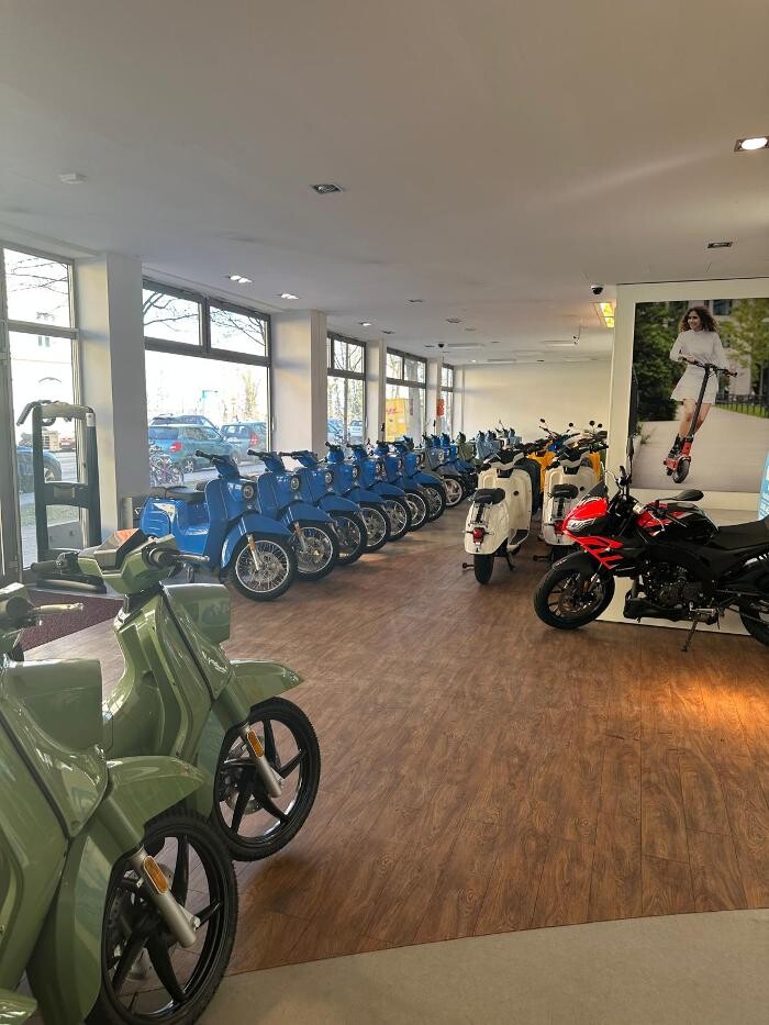 Bilder Rollerhaus König Store