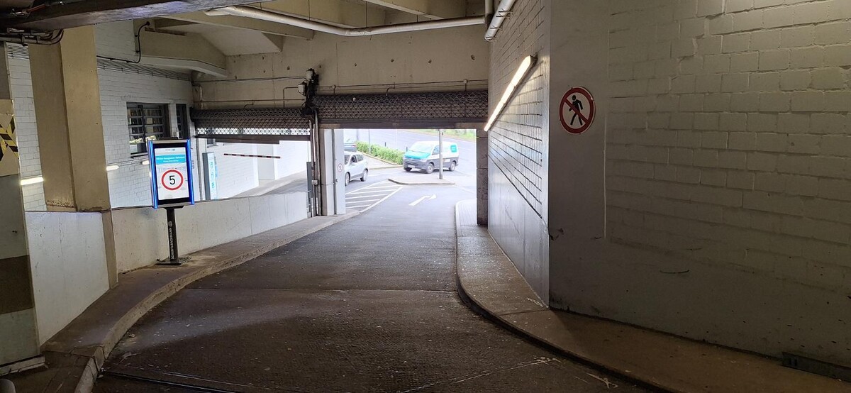 Bilder Parkhaus Allee-Center APCOA