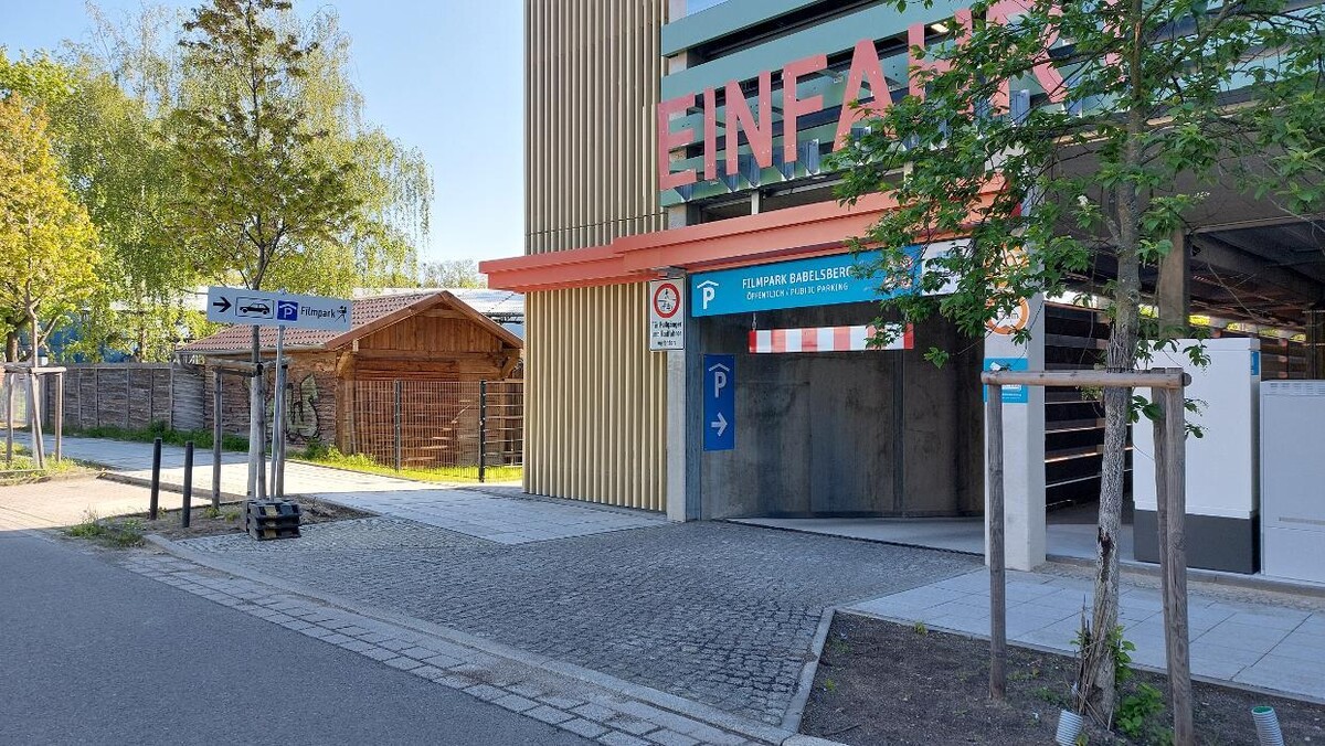 Bilder Parkhaus Filmpark Babelsberg APCOA