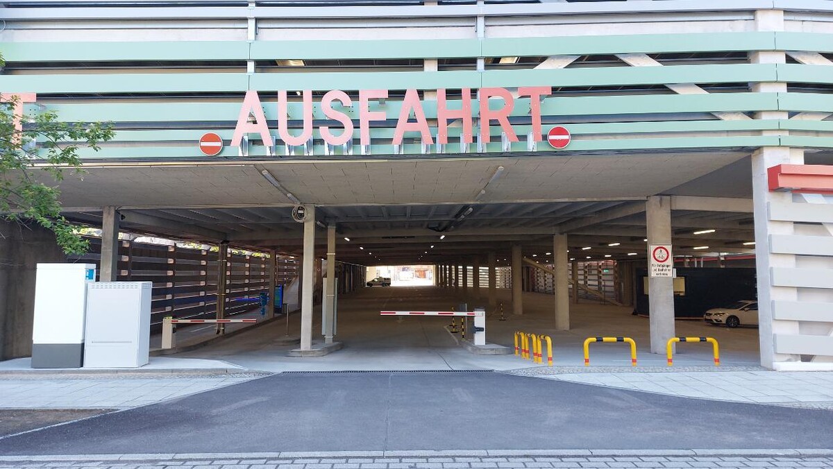 Bilder Parkhaus Filmpark Babelsberg APCOA