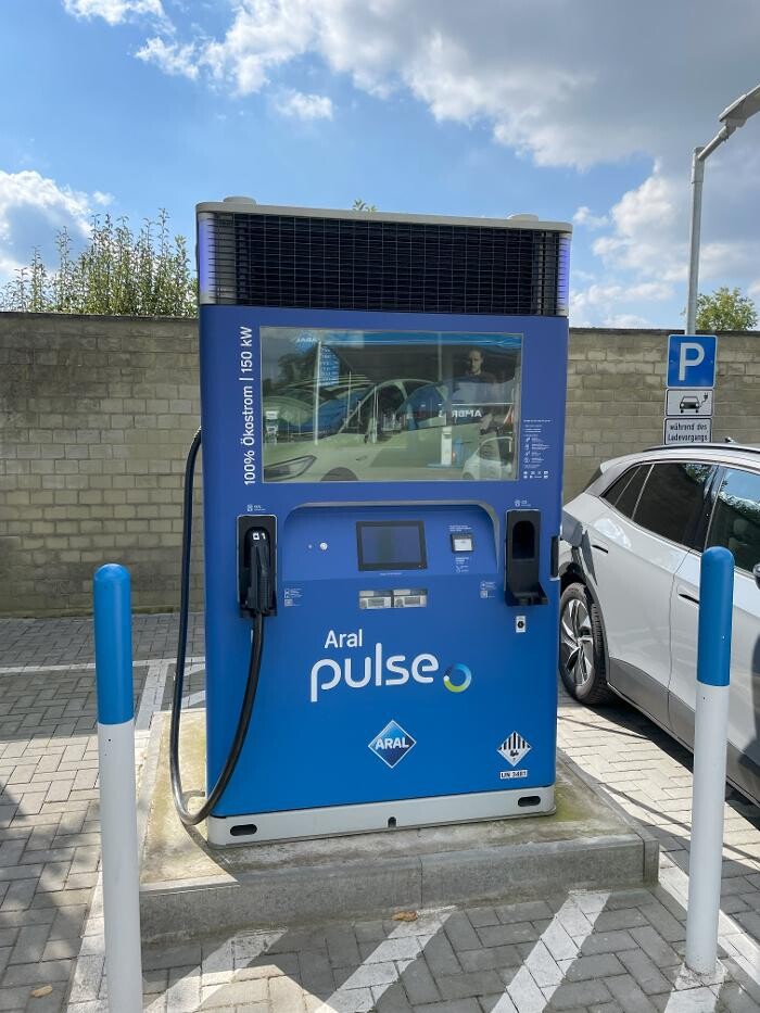 Bilder Aral pulse Ladestation