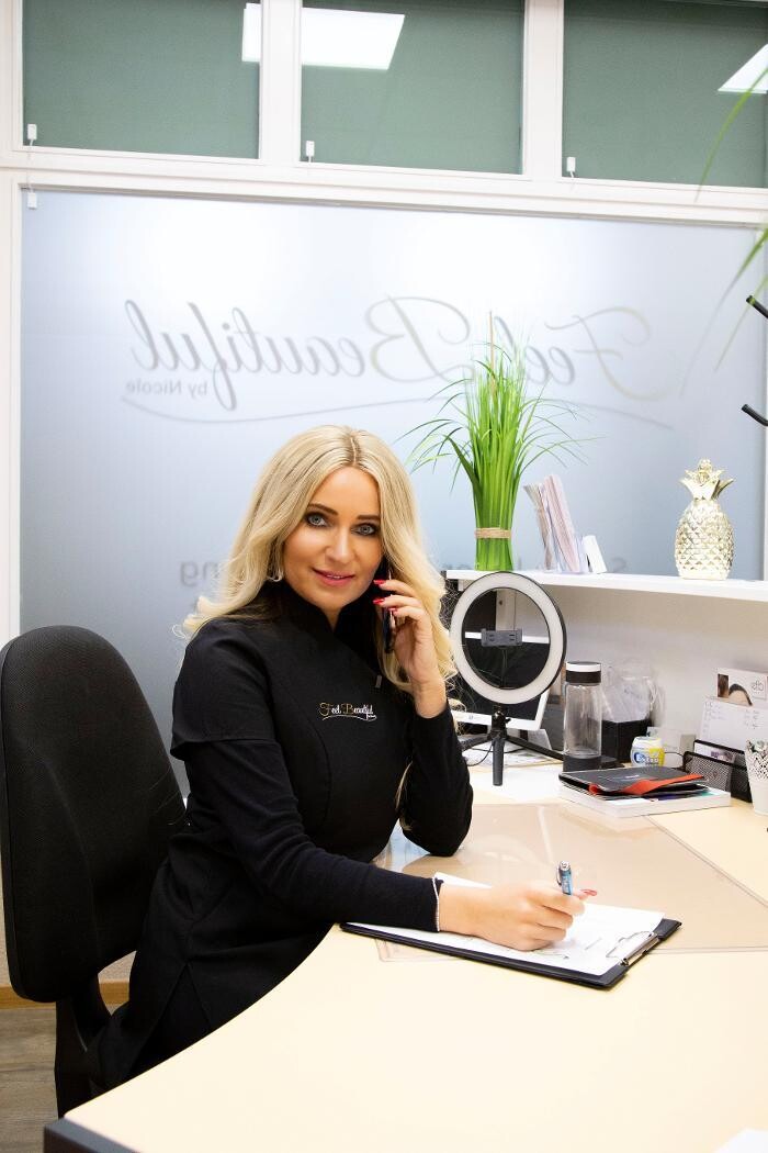 Bilder Feel Beautiful by Nicole - Dauerhafte Haarentfernung, Hautverjüngung und Beckenbodentraining