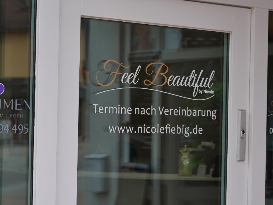Bilder Feel Beautiful by Nicole - Dauerhafte Haarentfernung, Hautverjüngung und Beckenbodentraining
