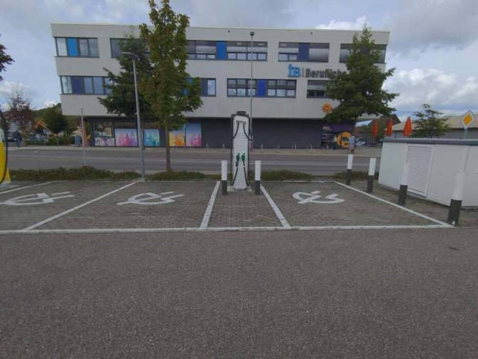 Bilder Shell Recharge Charging Station