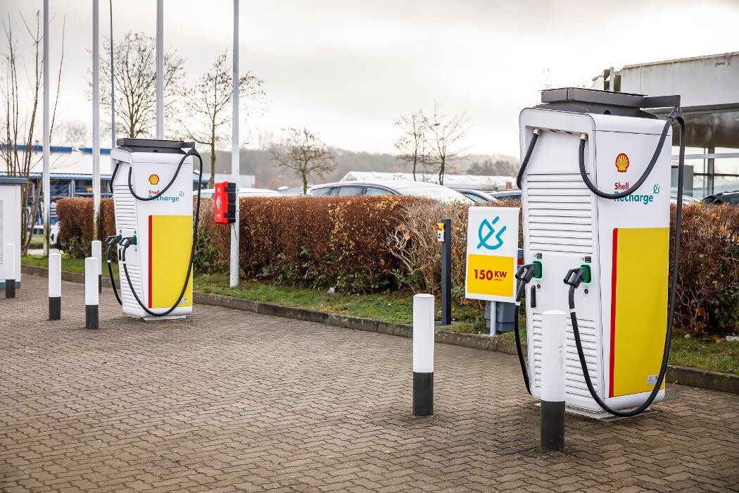 Bilder Shell Recharge Charging Station