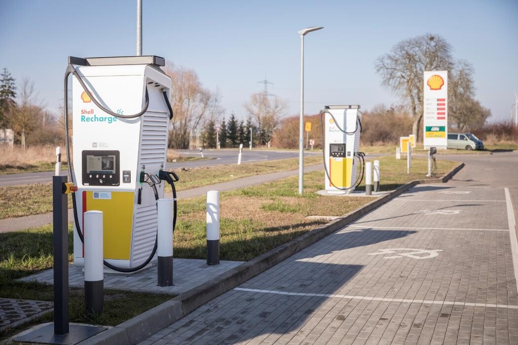 Bilder Shell Recharge Charging Station