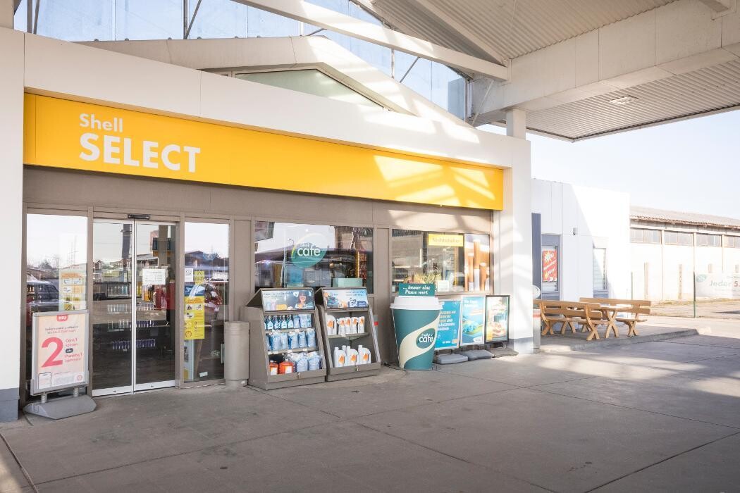 Bilder Shell Recharge Charging Station