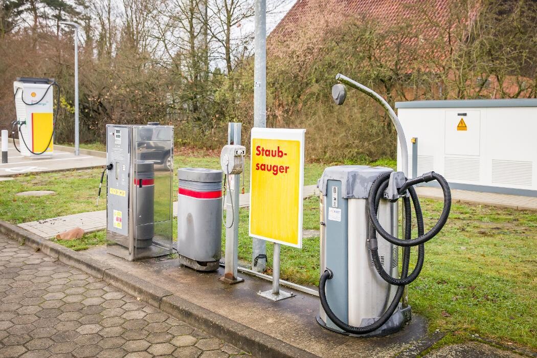Bilder Shell Recharge Charging Station