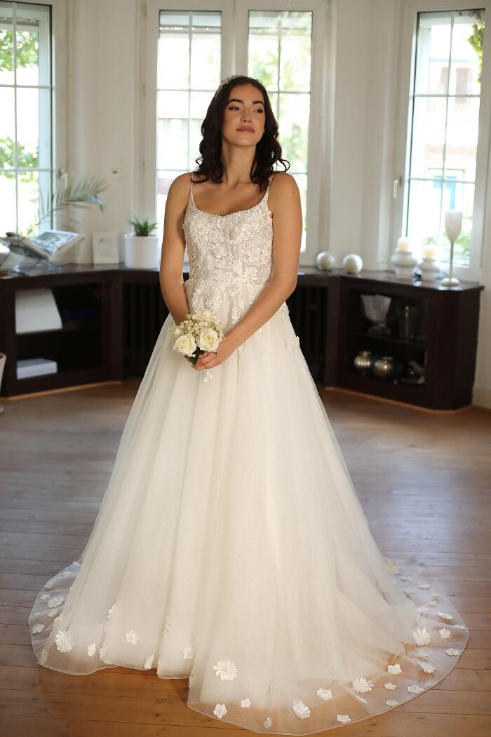 Bilder Alice 'D Elegance Design Bridals & Proms
