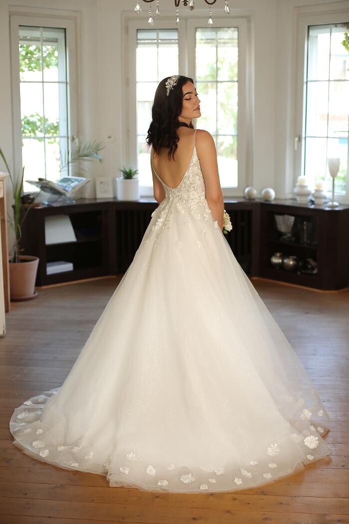 Bilder Alice 'D Elegance Design Bridals & Proms
